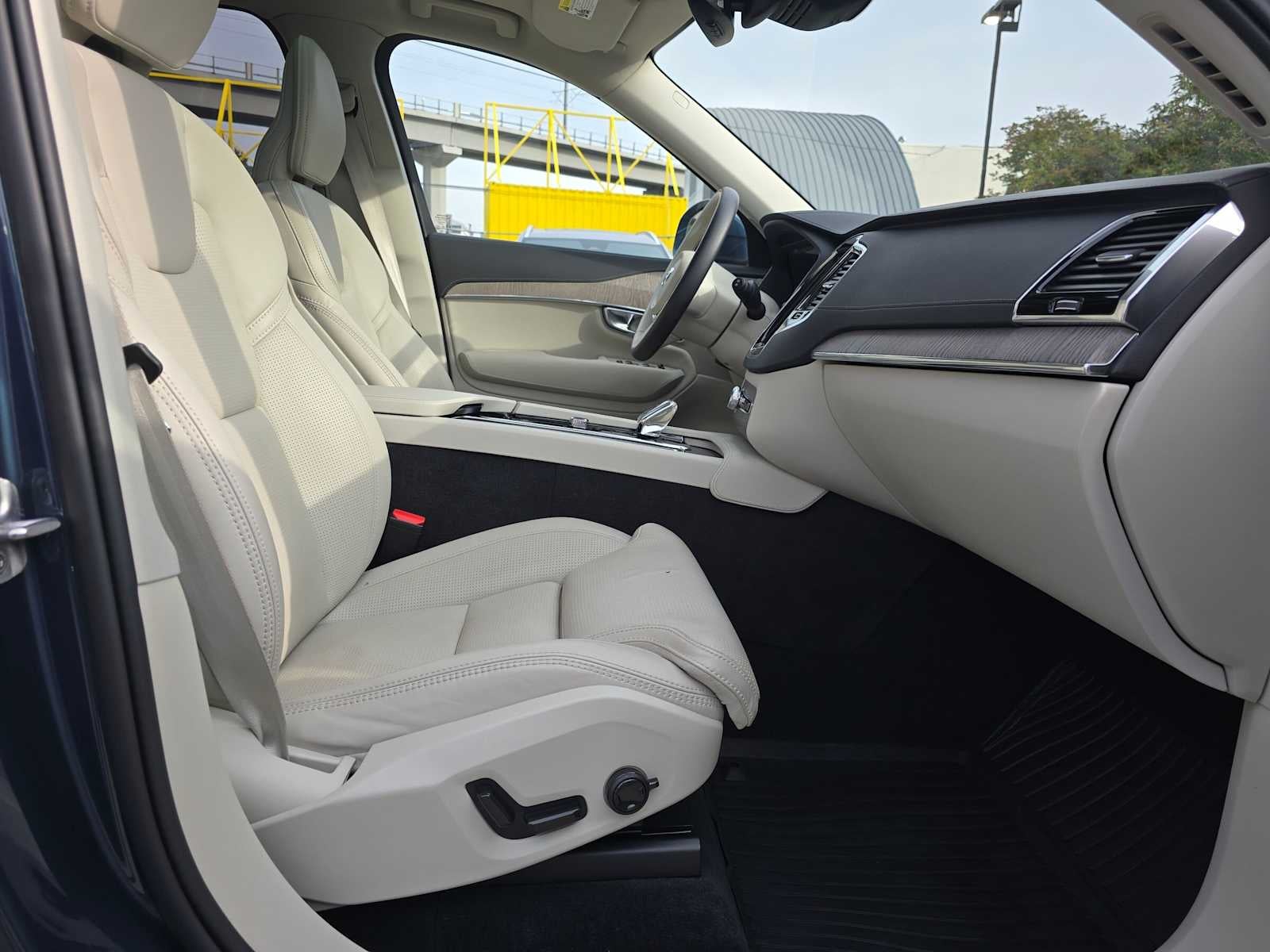 2023 Volvo XC90 Recharge Plug-In Hybrid Ultimate