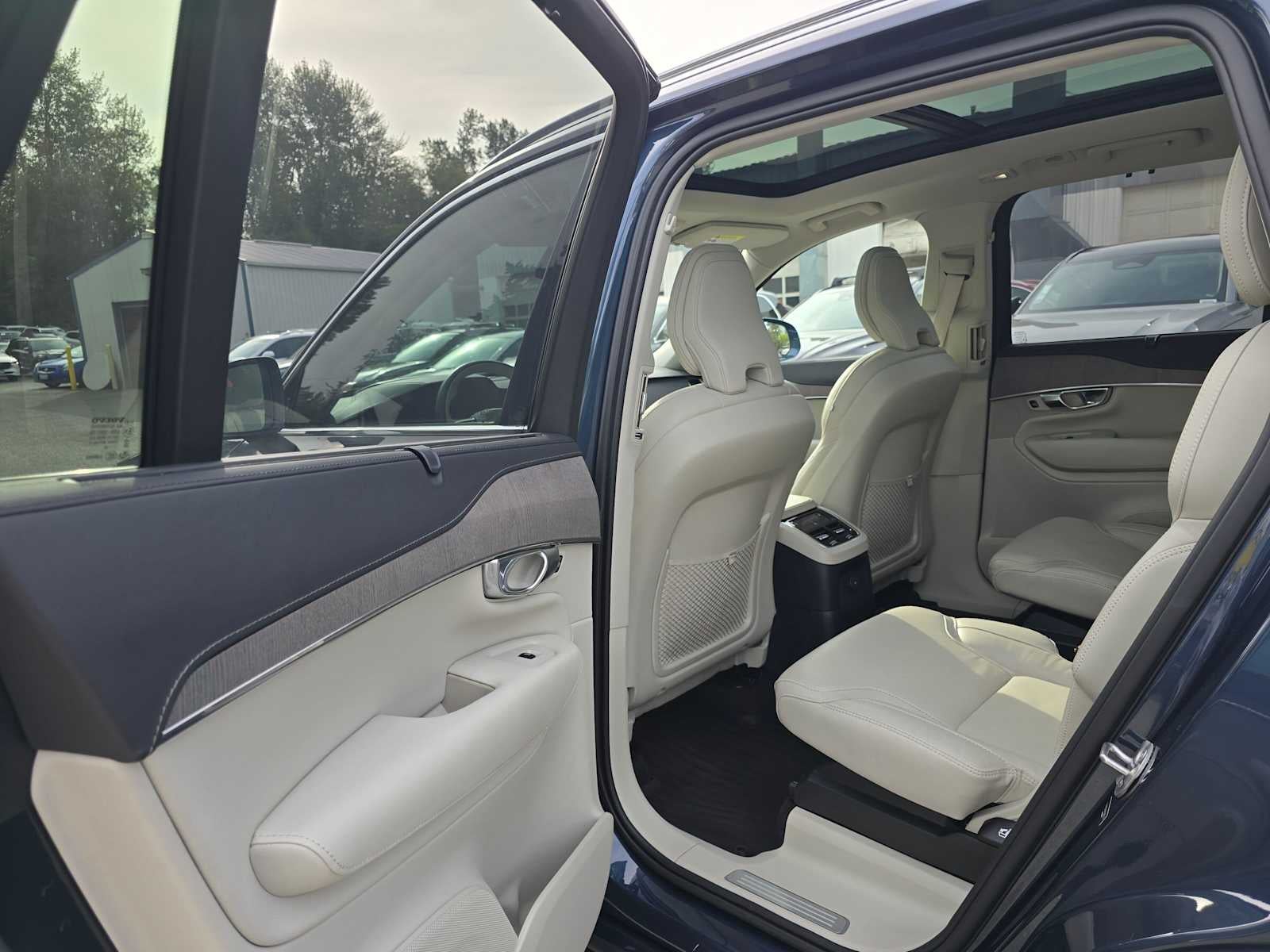 2023 Volvo XC90 Recharge Plug-In Hybrid Ultimate