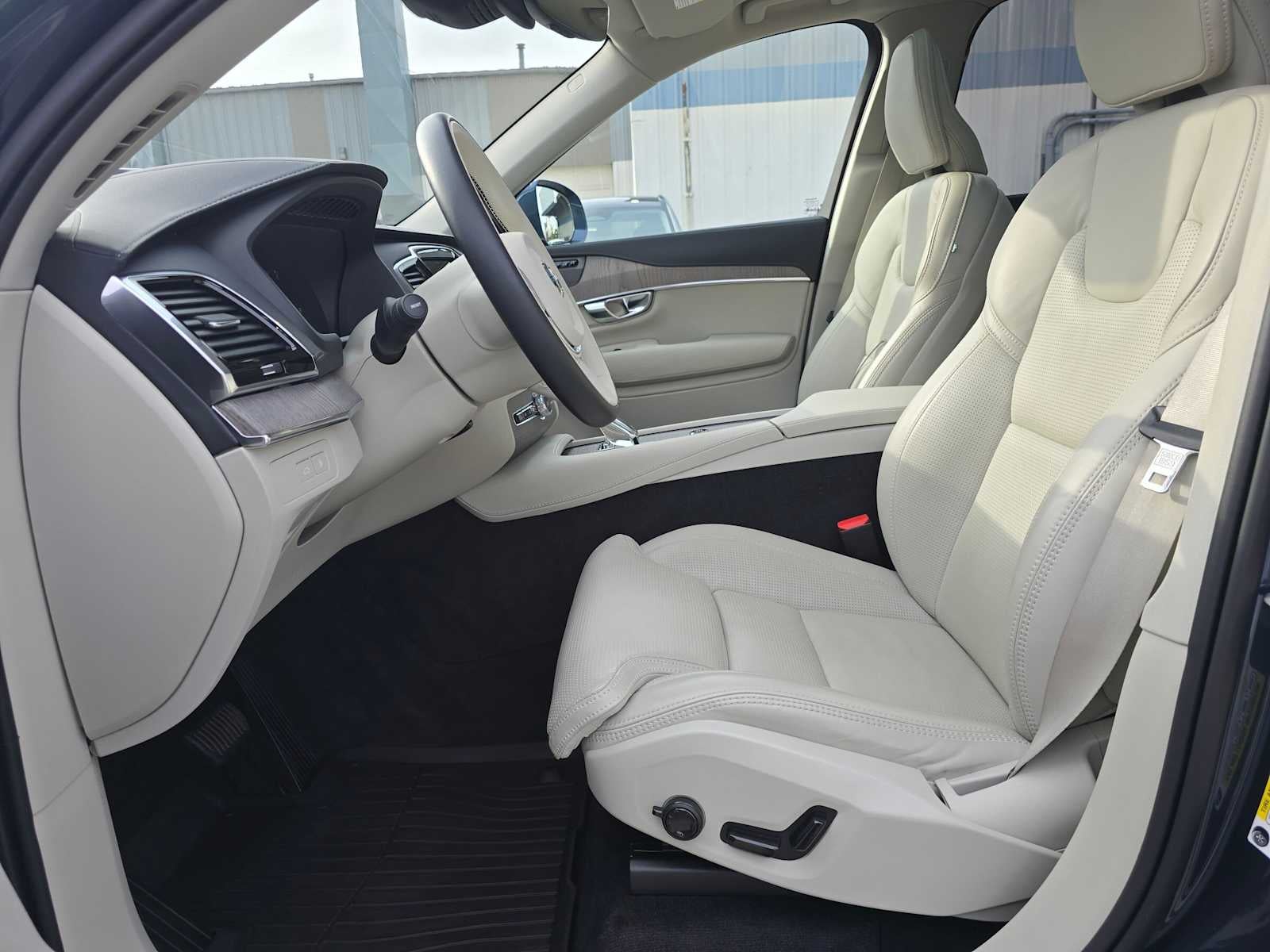 2023 Volvo XC90 Recharge Plug-In Hybrid Ultimate