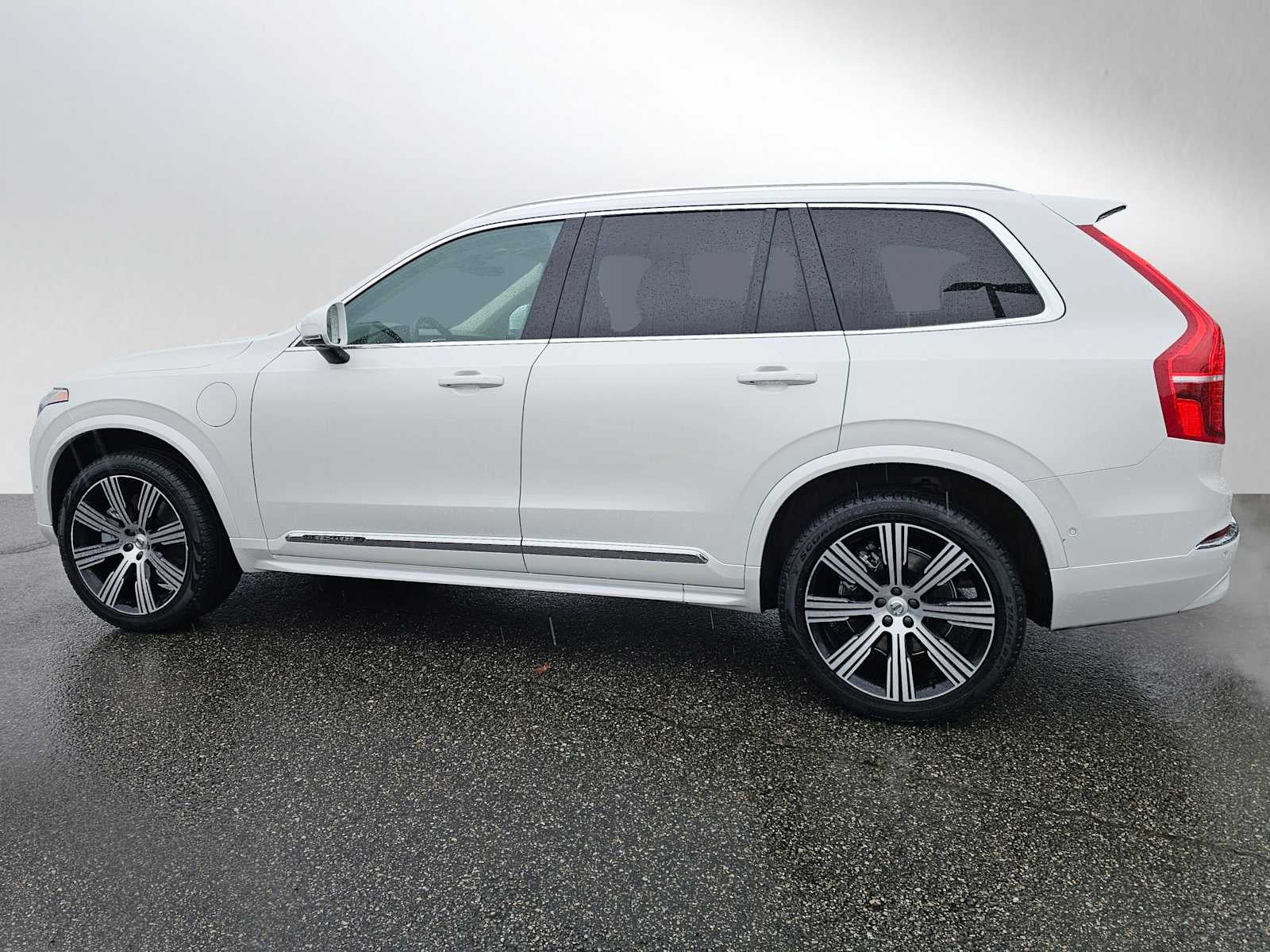 2023 Volvo XC90 Recharge Plug-In Hybrid Plus