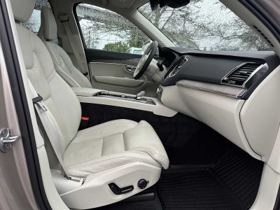 2023 Volvo XC90 Recharge Plug-In Hybrid Ultimate Bright Theme