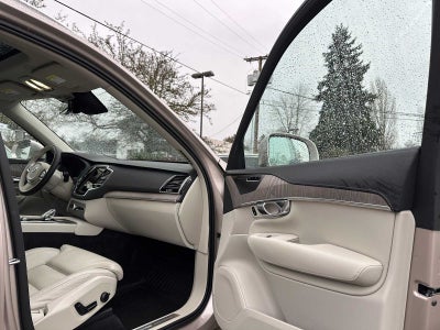 2023 Volvo XC90 Recharge Plug-In Hybrid Ultimate Bright Theme