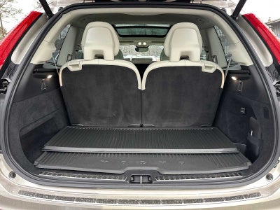 2023 Volvo XC90 Recharge Plug-In Hybrid Ultimate Bright Theme