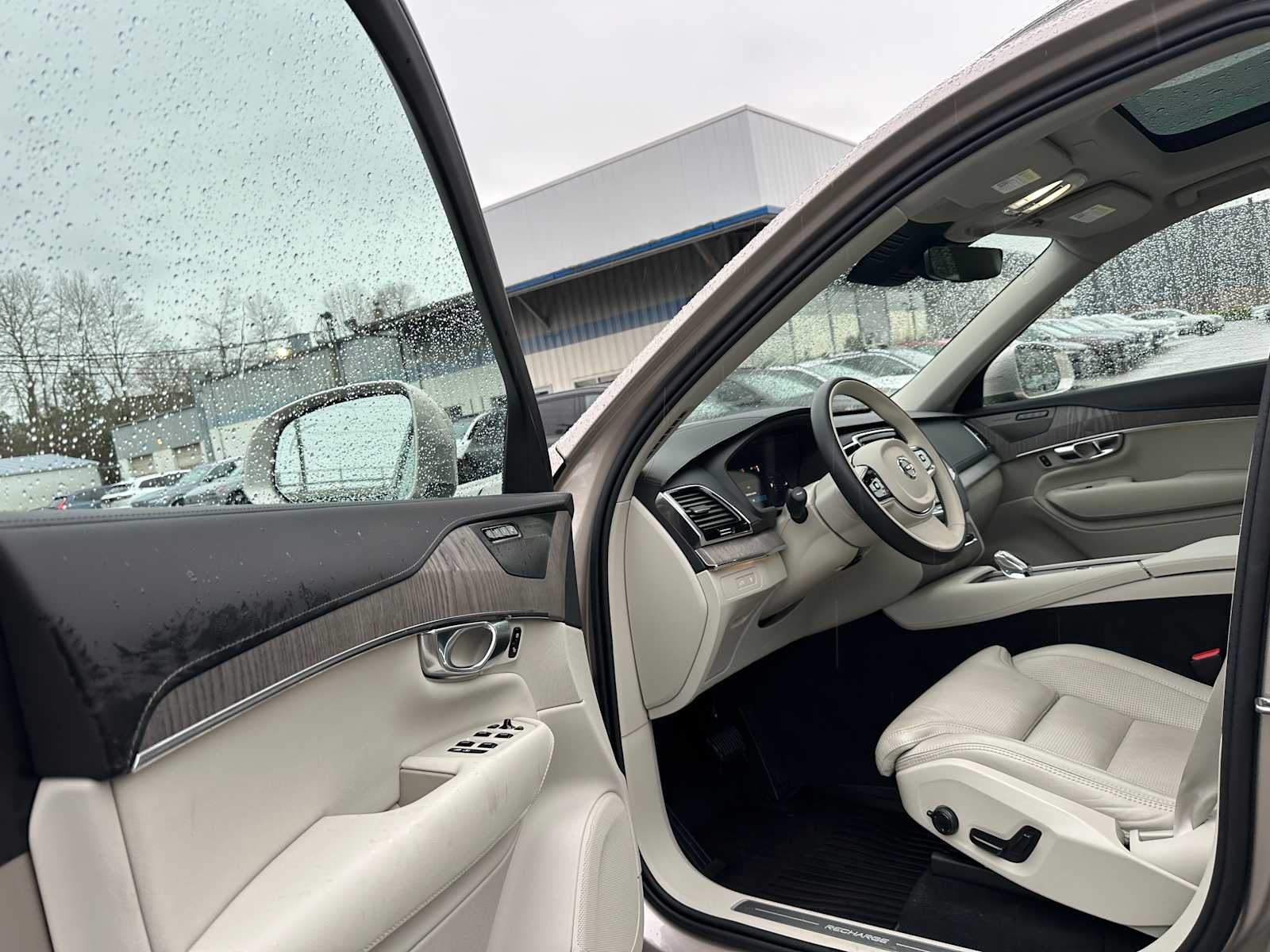 2023 Volvo XC90 Recharge Plug-In Hybrid Ultimate Bright Theme