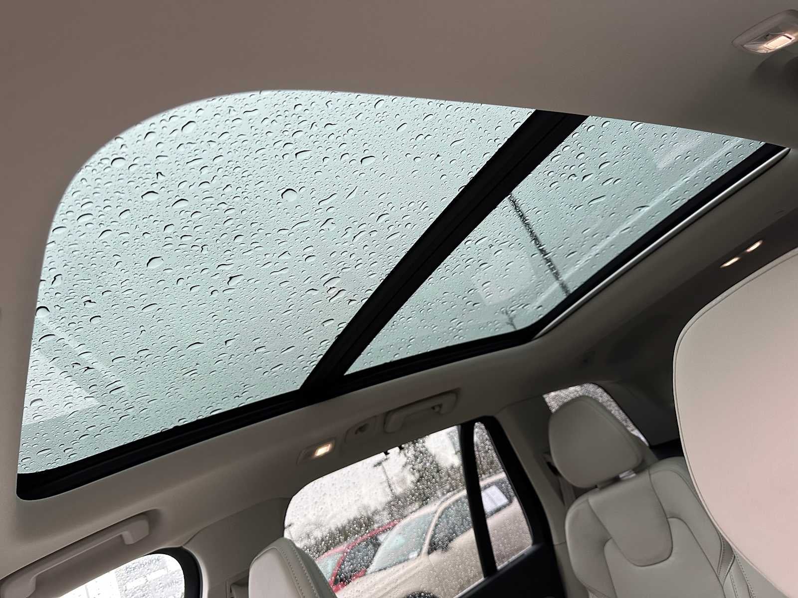 2023 Volvo XC90 Recharge Plug-In Hybrid Ultimate Bright Theme