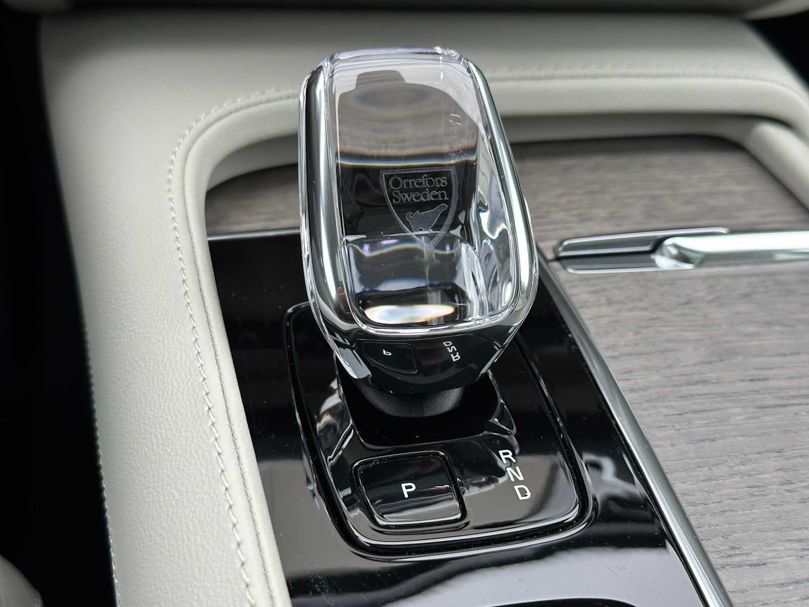 2023 Volvo XC90 Recharge Plug-In Hybrid Ultimate Bright Theme