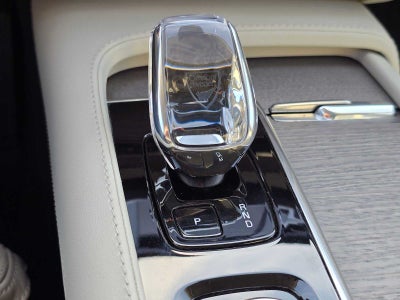 2023 Volvo XC90 Recharge Plug-In Hybrid Ultimate Bright Theme