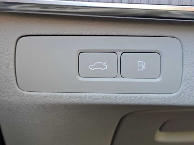 2023 Volvo XC90 Recharge Plug-In Hybrid Ultimate Bright Theme