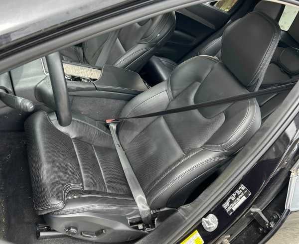 2023 Volvo XC90 Recharge Plug-In Hybrid Ultimate Bright Theme