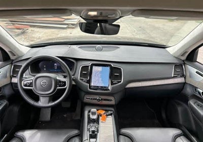 2023 Volvo XC90 Recharge Plug-In Hybrid Ultimate Bright Theme