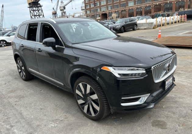 2023 Volvo XC90 Recharge Plug-In Hybrid Ultimate Bright Theme
