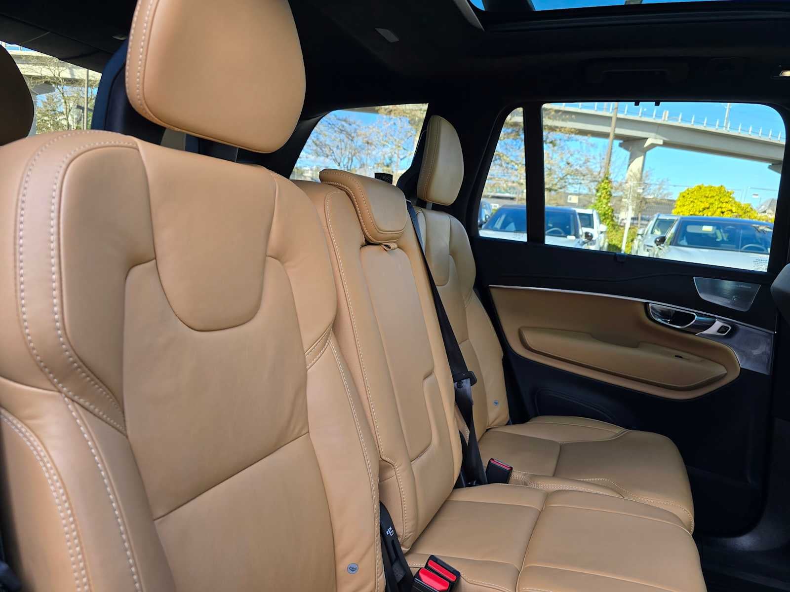 2023 Volvo XC90 Recharge Plug-In Hybrid Ultimate Bright Theme