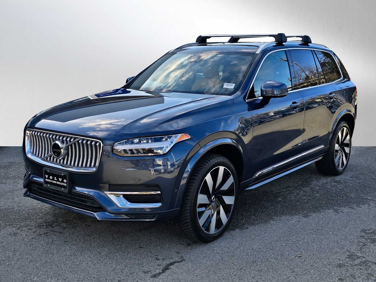 2023 Volvo XC90 Recharge Plug-In Hybrid Ultimate Bright Theme