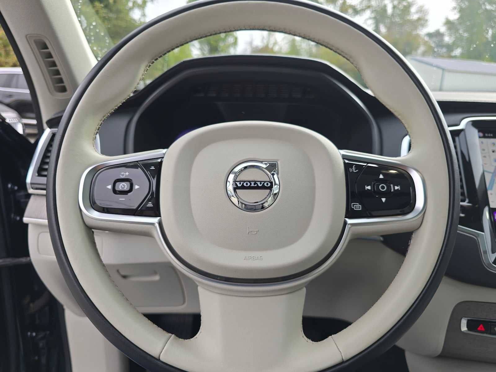 2023 Volvo XC90 Recharge Plug-In Hybrid Ultimate Bright Theme
