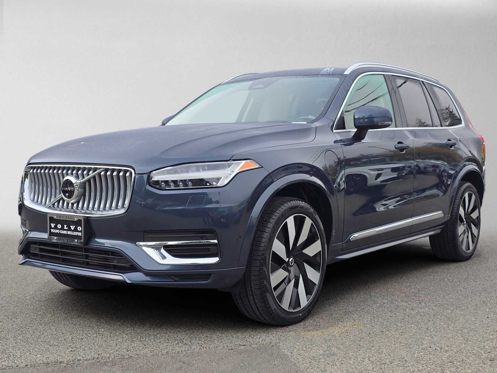 2023 Volvo XC90 Recharge Plug-In Hybrid Ultimate Bright Theme