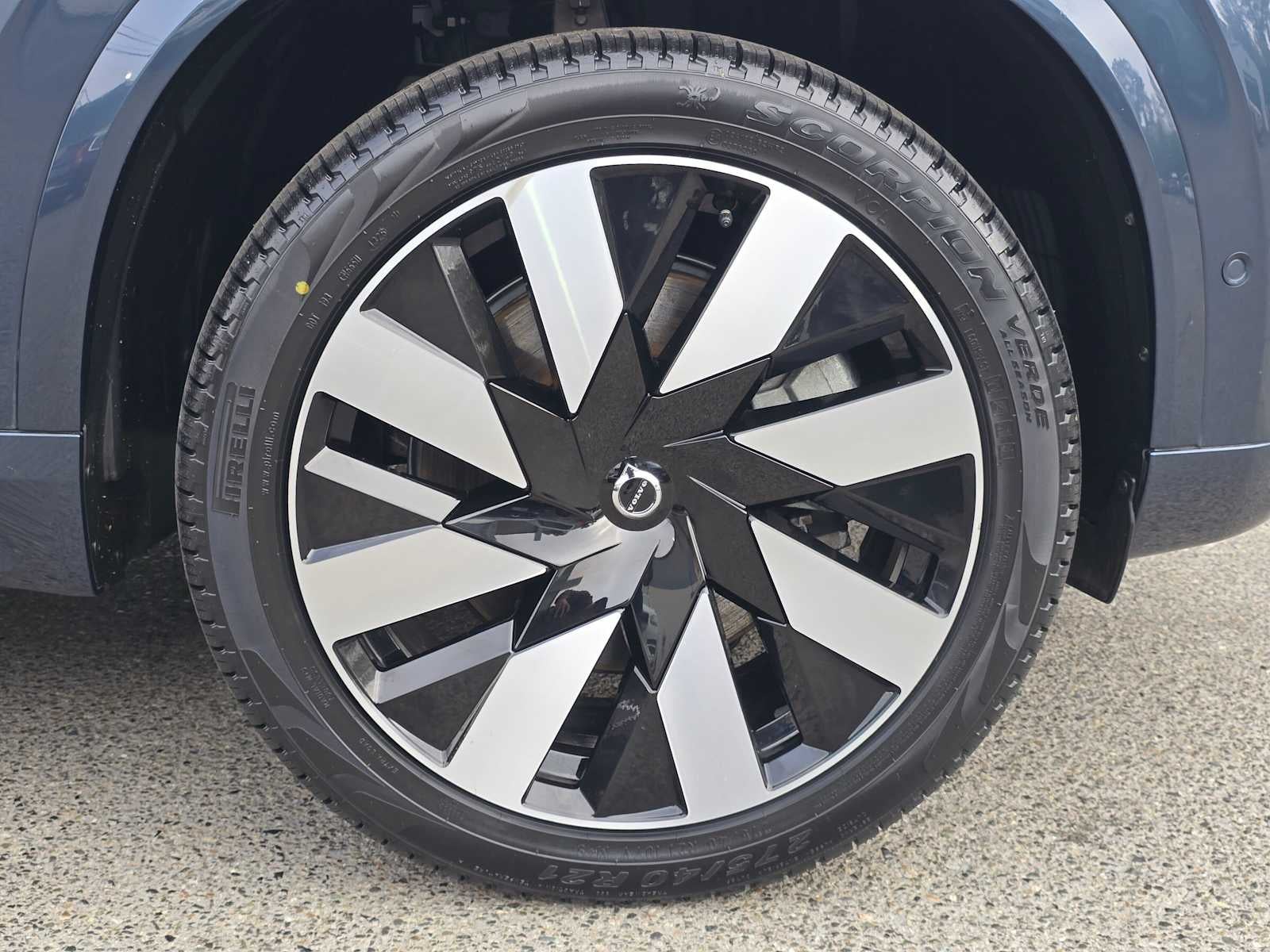 2023 Volvo XC90 Recharge Plug-In Hybrid Ultimate Bright Theme