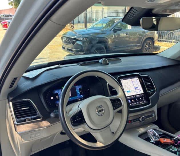 2023 Volvo XC90 Recharge Plug-In Hybrid Ultimate Bright Theme