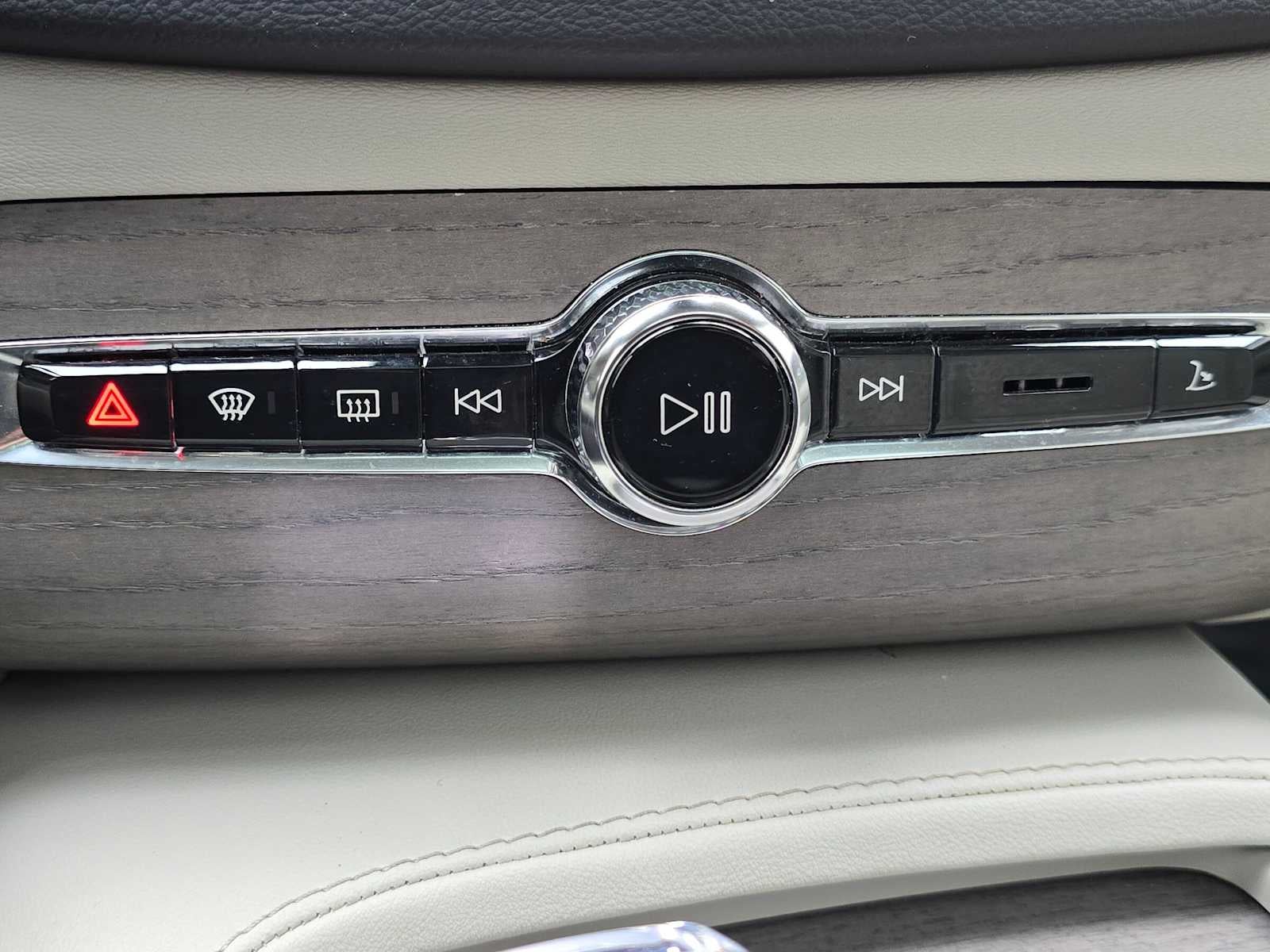 2023 Volvo XC90 Recharge Plug-In Hybrid Ultimate Bright Theme