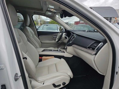 2023 Volvo XC90 Recharge Plug-In Hybrid Ultimate Bright Theme