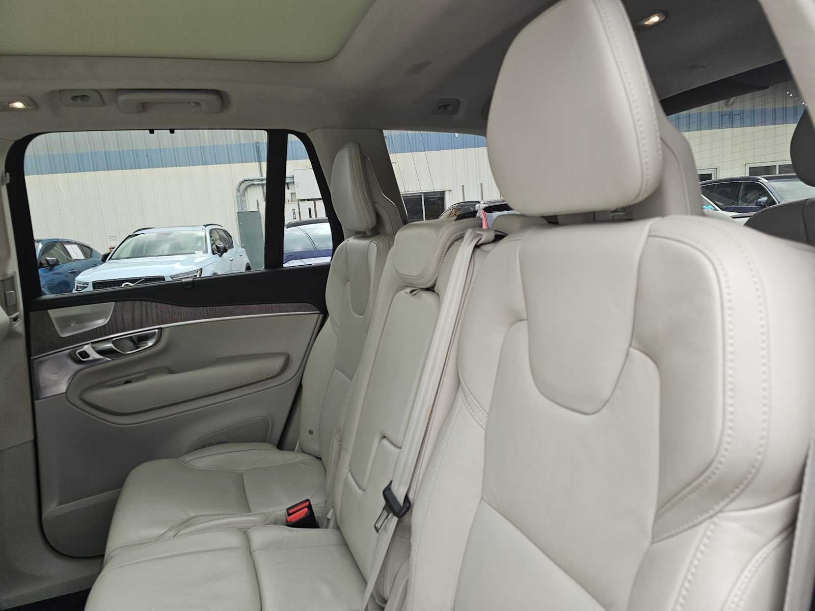 2023 Volvo XC90 Recharge Plug-In Hybrid Ultimate Bright Theme