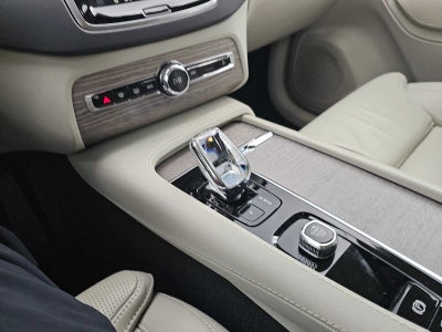 2023 Volvo XC90 Recharge Plug-In Hybrid Ultimate Bright Theme