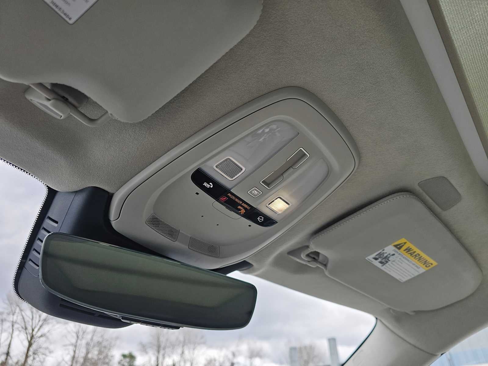 2023 Volvo XC90 Recharge Plug-In Hybrid Ultimate Bright Theme