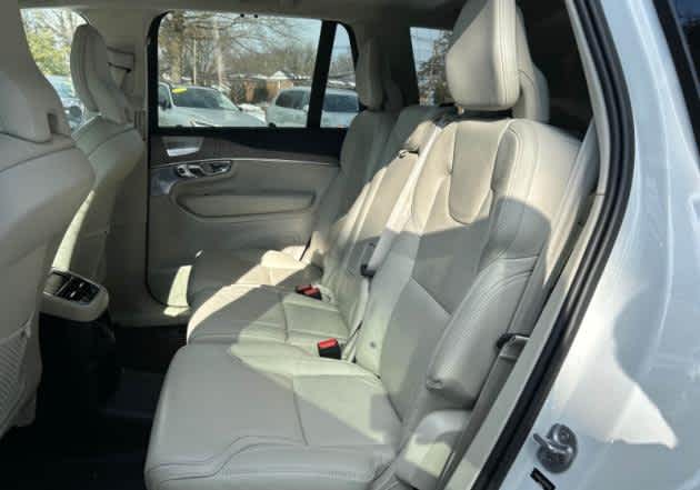 2023 Volvo XC90 Recharge Plug-In Hybrid Ultimate Bright Theme