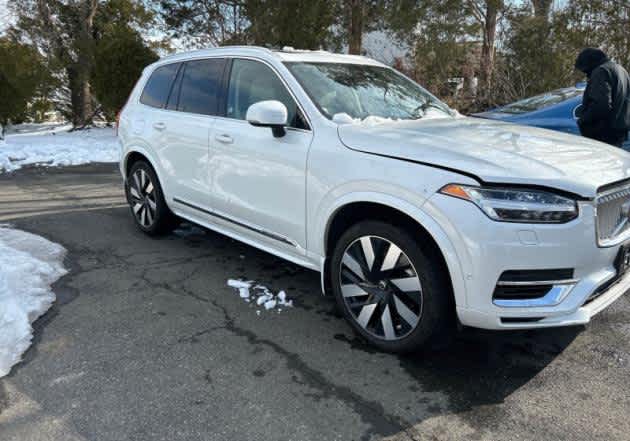 2023 Volvo XC90 Recharge Plug-In Hybrid Ultimate Bright Theme