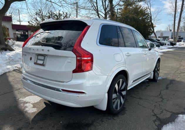 2023 Volvo XC90 Recharge Plug-In Hybrid Ultimate Bright Theme