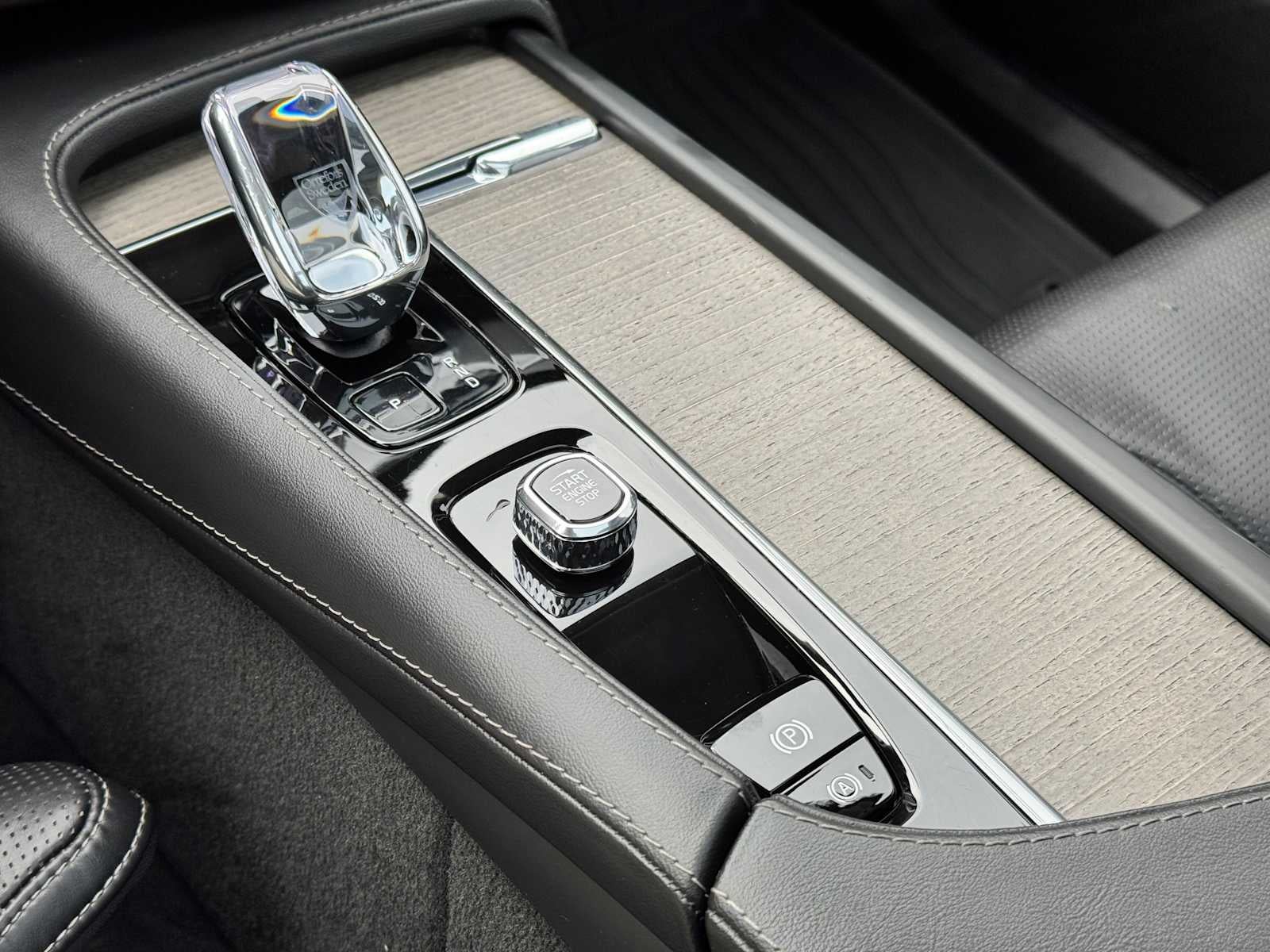 2023 Volvo XC90 Recharge Plug-In Hybrid Ultimate Bright Theme