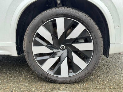 2023 Volvo XC90 Recharge Plug-In Hybrid Ultimate Bright Theme
