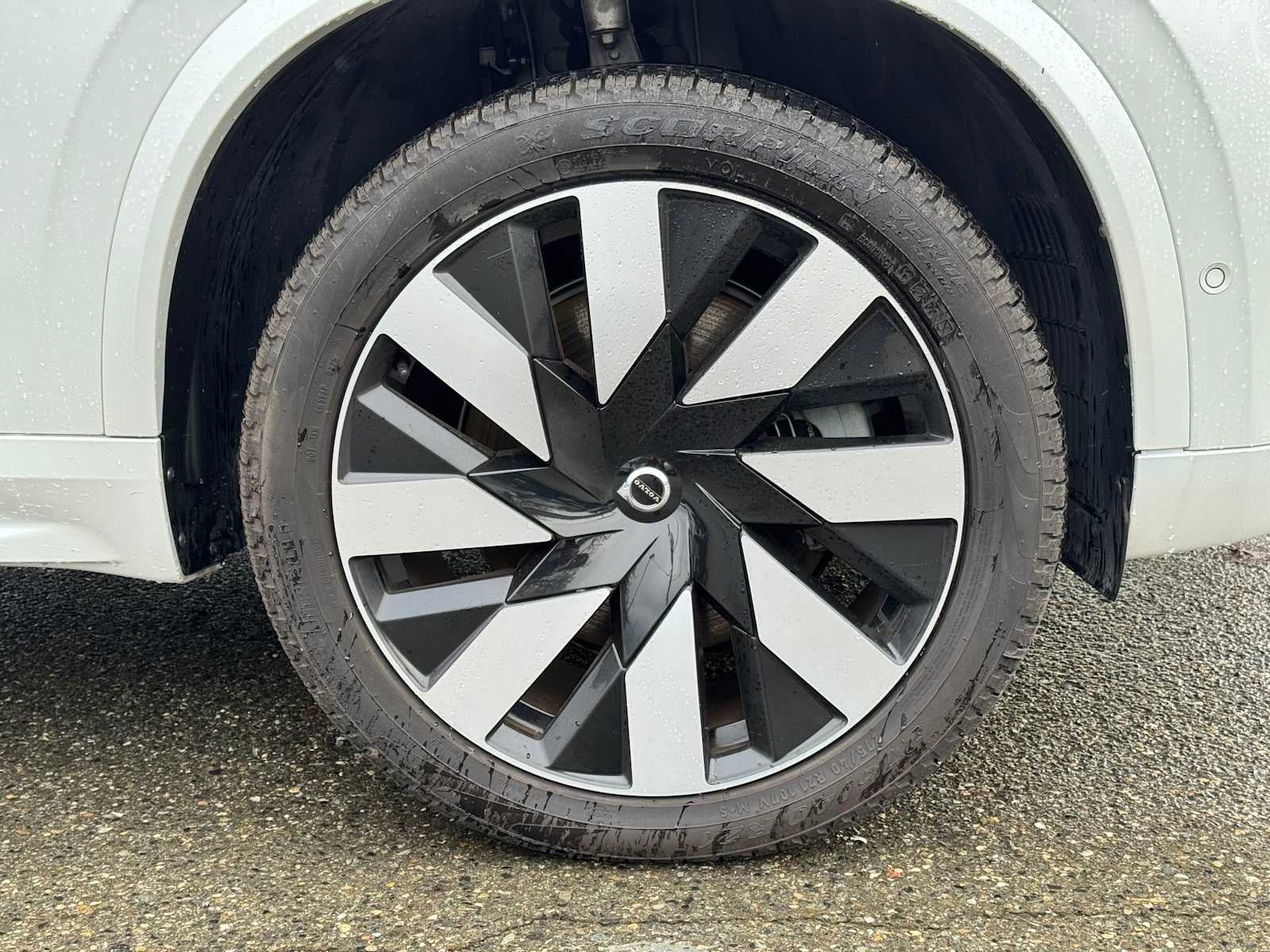 2023 Volvo XC90 Recharge Plug-In Hybrid Ultimate Bright Theme