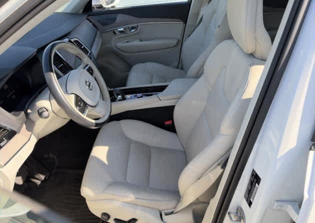2024 Volvo XC90 Recharge Plug-In Hybrid Plus Bright Theme