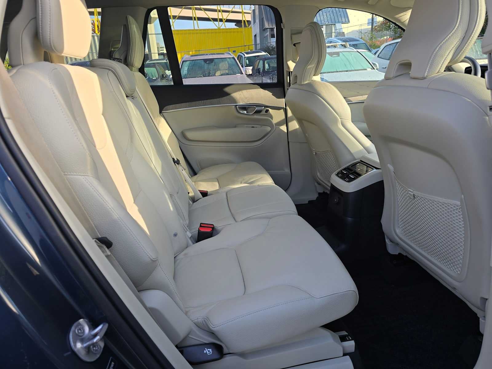 2024 Volvo XC90 Recharge Plug-In Hybrid Plus Bright Theme