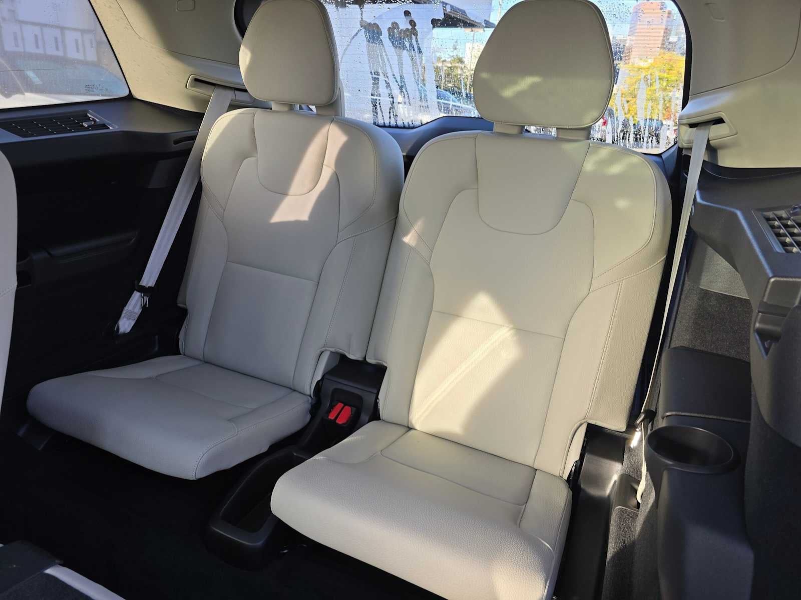 2024 Volvo XC90 Recharge Plug-In Hybrid Plus Bright Theme