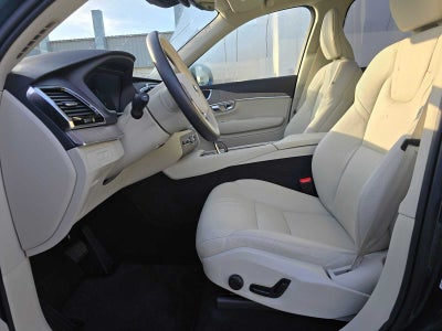 2024 Volvo XC90 Recharge Plug-In Hybrid Plus Bright Theme