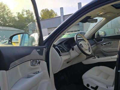 2024 Volvo XC90 Recharge Plug-In Hybrid Plus Bright Theme