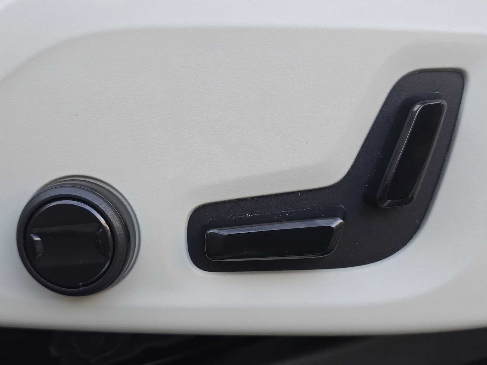 2024 Volvo XC90 Recharge Plug-In Hybrid Plus Bright Theme