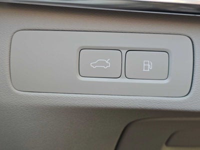 2024 Volvo XC90 Recharge Plug-In Hybrid Plus Bright Theme