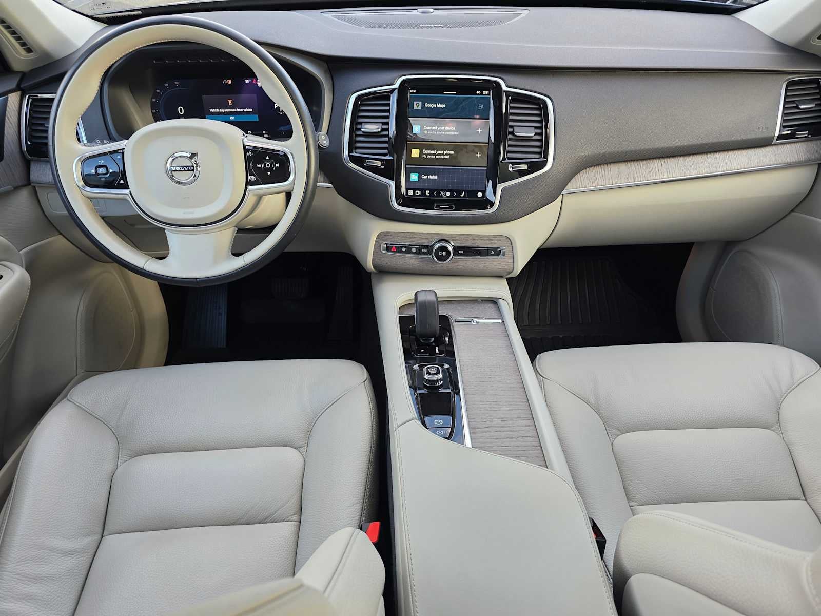 2024 Volvo XC90 Recharge Plug-In Hybrid Plus Bright Theme