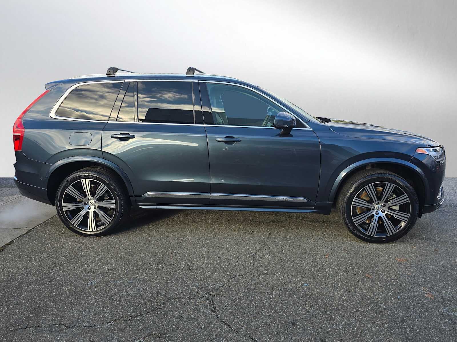 2024 Volvo XC90 Recharge Plug-In Hybrid Plus Bright Theme