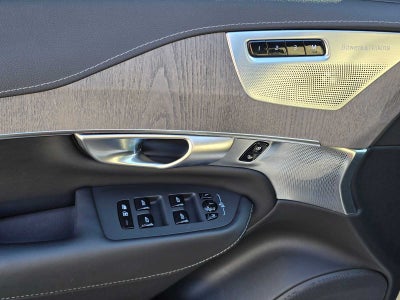 2024 Volvo XC90 Recharge Plug-In Hybrid Ultimate Bright Theme