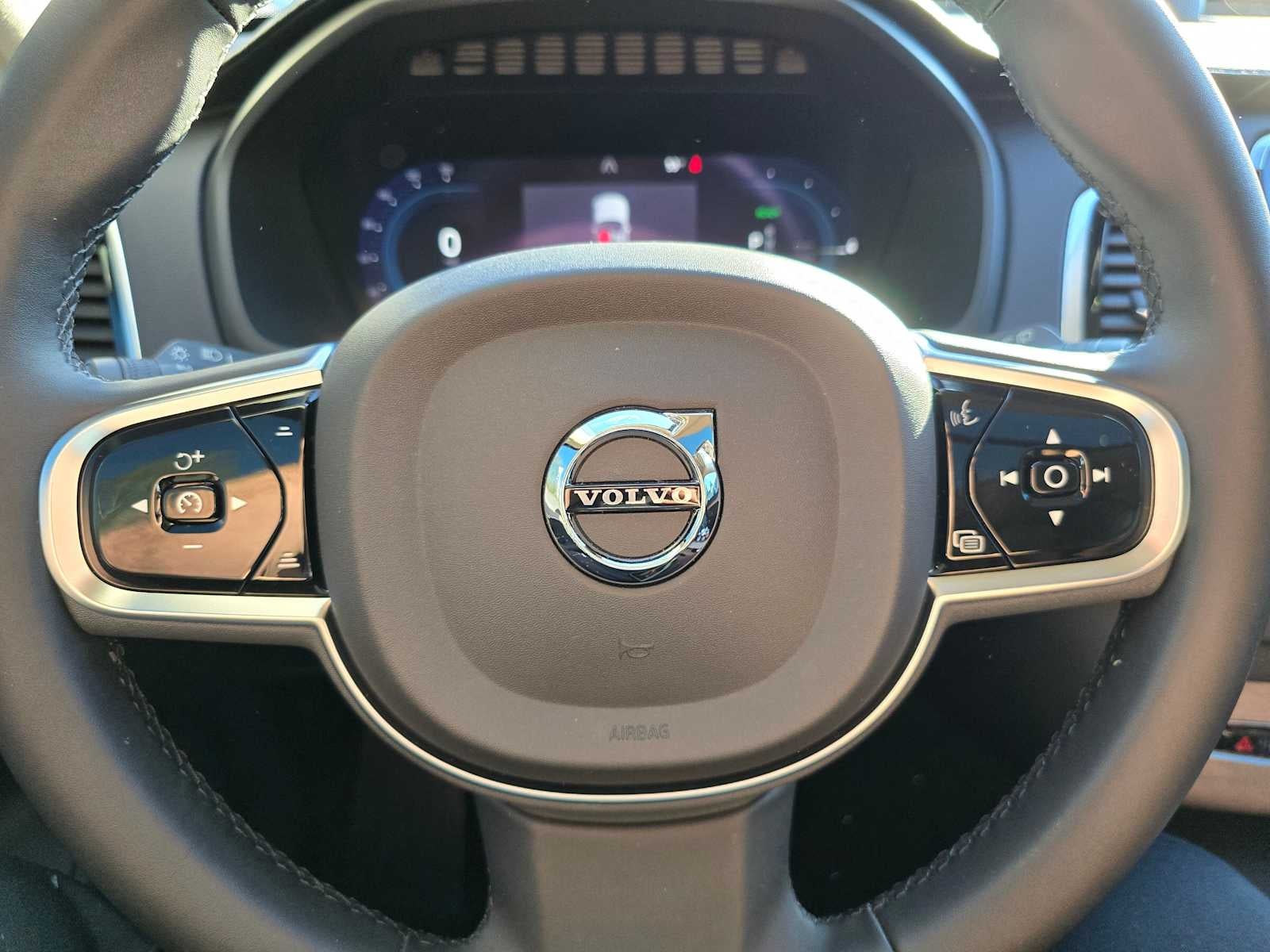 2024 Volvo XC90 Recharge Plug-In Hybrid Ultimate Bright Theme