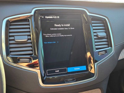 2024 Volvo XC90 Recharge Plug-In Hybrid Ultimate Bright Theme