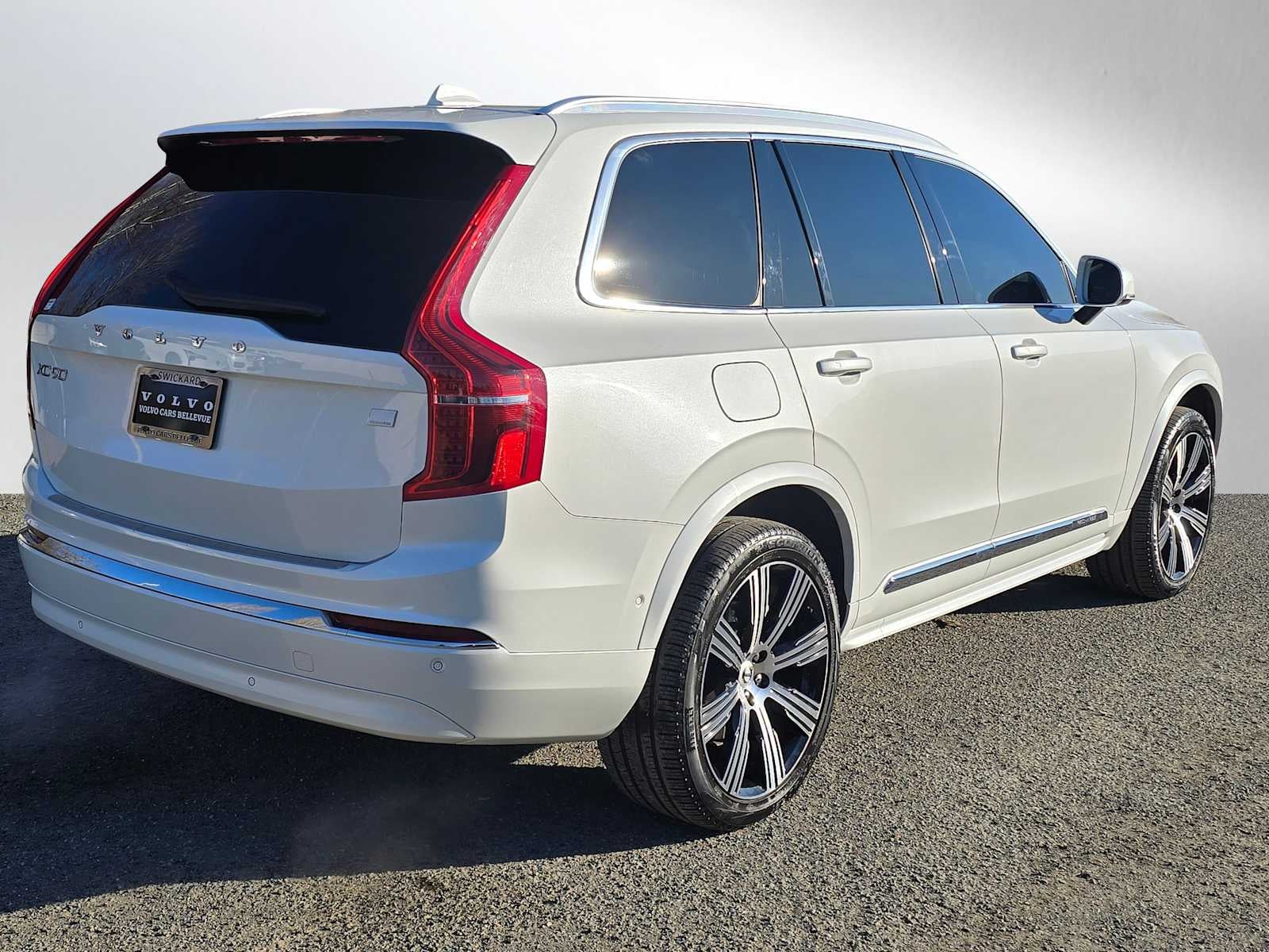 2024 Volvo XC90 Recharge Plug-In Hybrid Ultimate Bright Theme