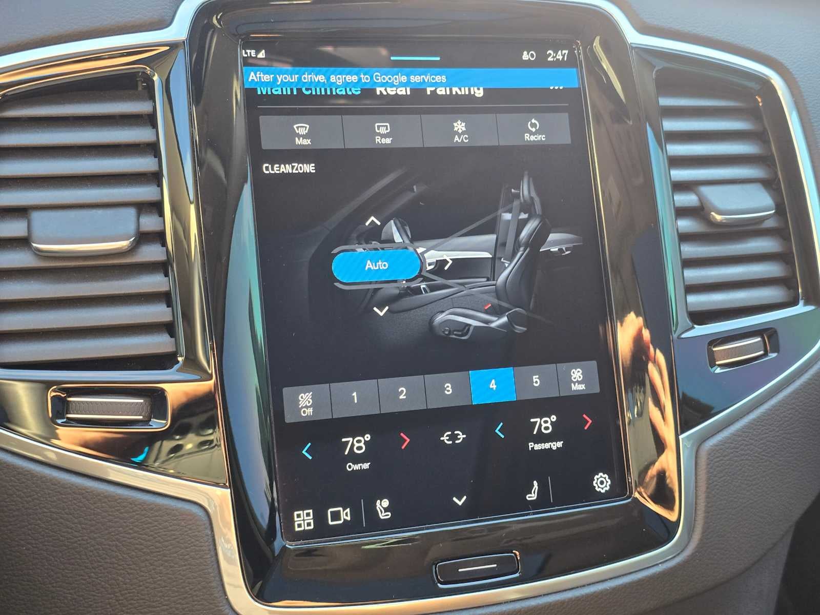 2024 Volvo XC90 Recharge Plug-In Hybrid Ultimate Bright Theme