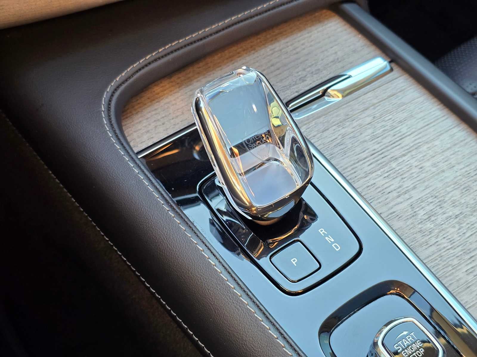 2024 Volvo XC90 Recharge Plug-In Hybrid Ultimate Bright Theme