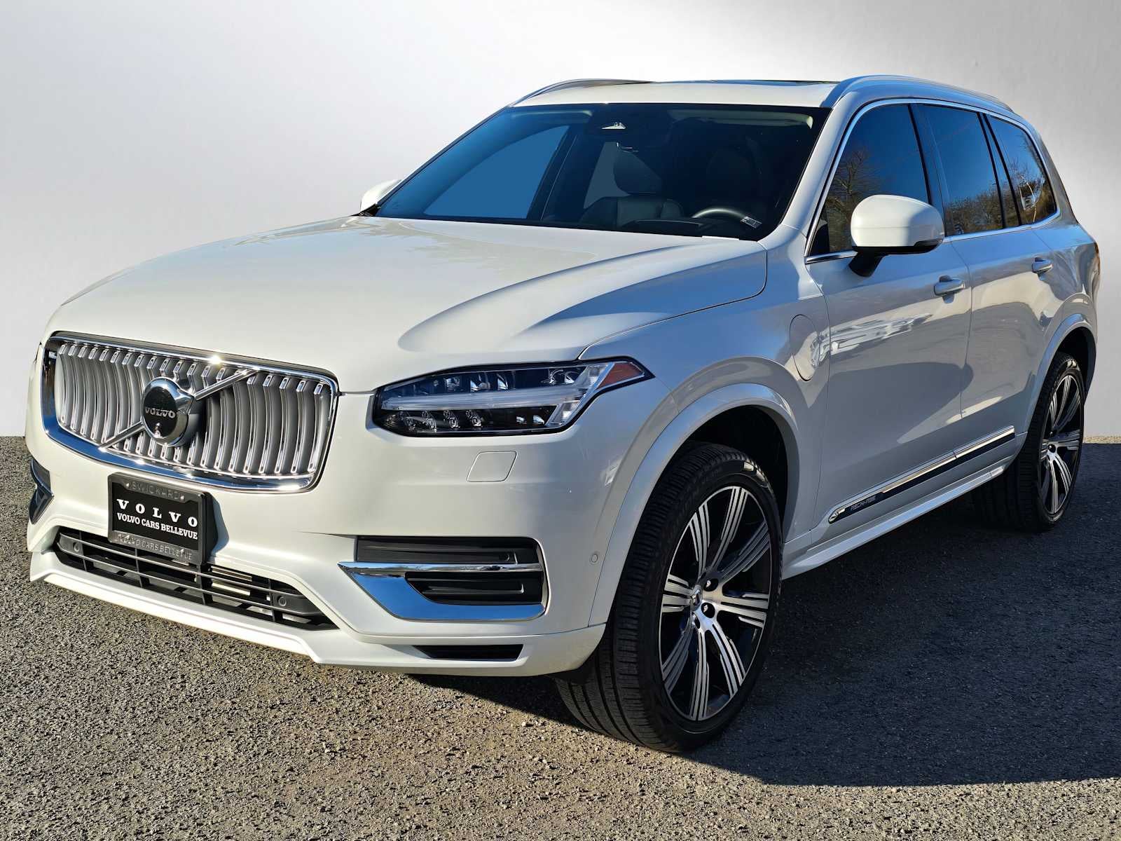 2024 Volvo XC90 Recharge Plug-In Hybrid Ultimate Bright Theme