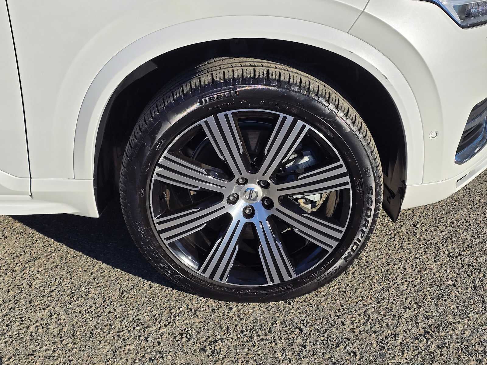 2024 Volvo XC90 Recharge Plug-In Hybrid Ultimate Bright Theme