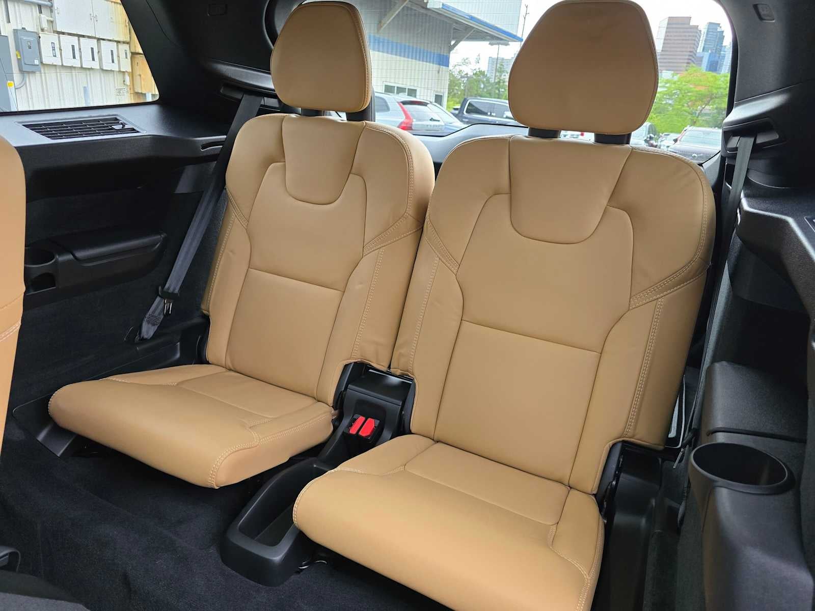 2024 Volvo XC90 Recharge Plug-In Hybrid Ultimate Bright Theme